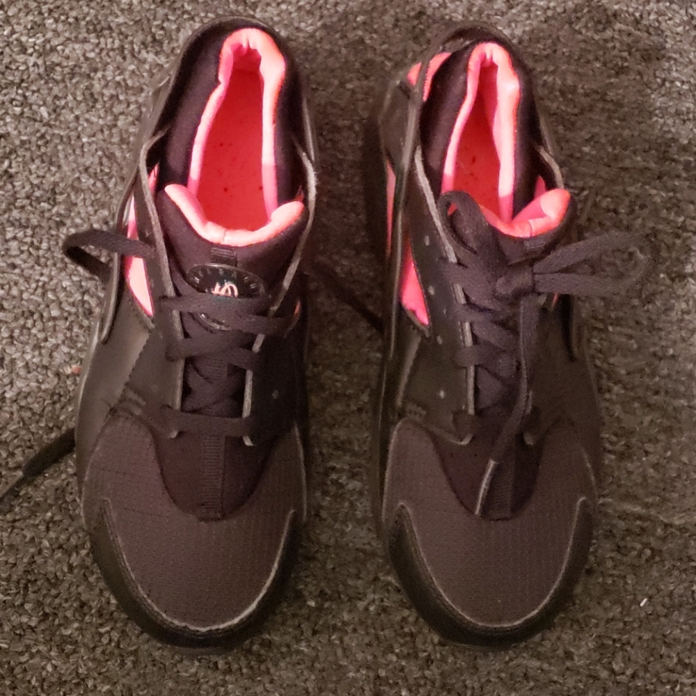 Nike Hurache size 2.5Y